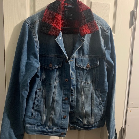 Denim jacket with plaid fur - Picture 3 of 3